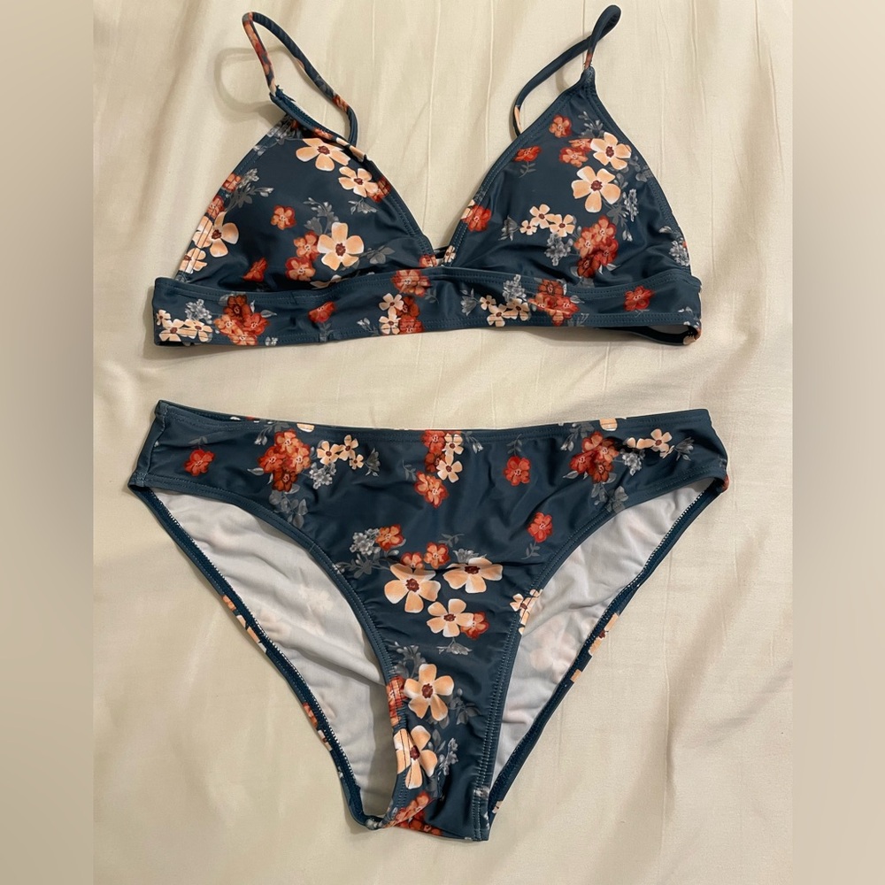 ✨2 for $10✨ SHEIN Navy Floral Bikini Set